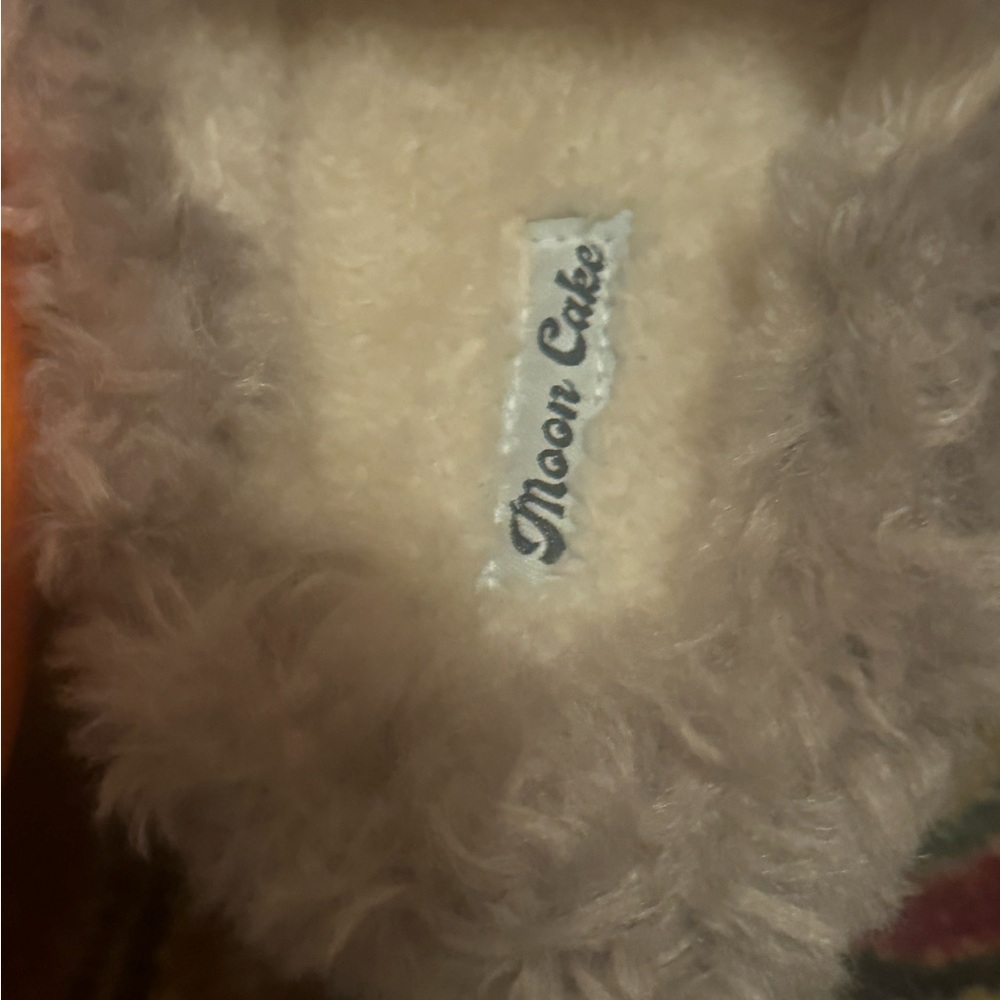 NWOT-  Bundle of ladies/big kid slippers. - Picture 2 of 5
